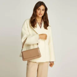 Calvin Klein CK Must Schultertasche 28 cm