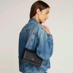 Calvin Klein Jeans Minimal Monogram Umhängetasche 21 cm