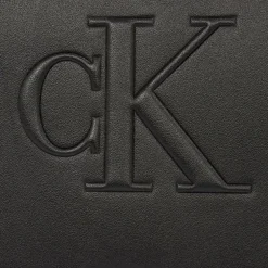 Calvin Klein Jeans Sculpted Deboss Schultertasche 25 cm