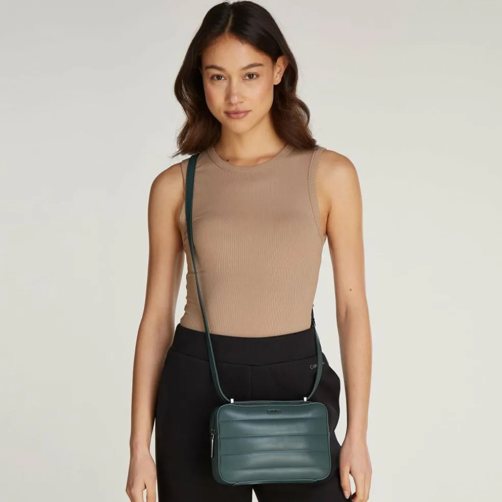 Calvin Klein Line Quilt Umhängetasche 22 cm