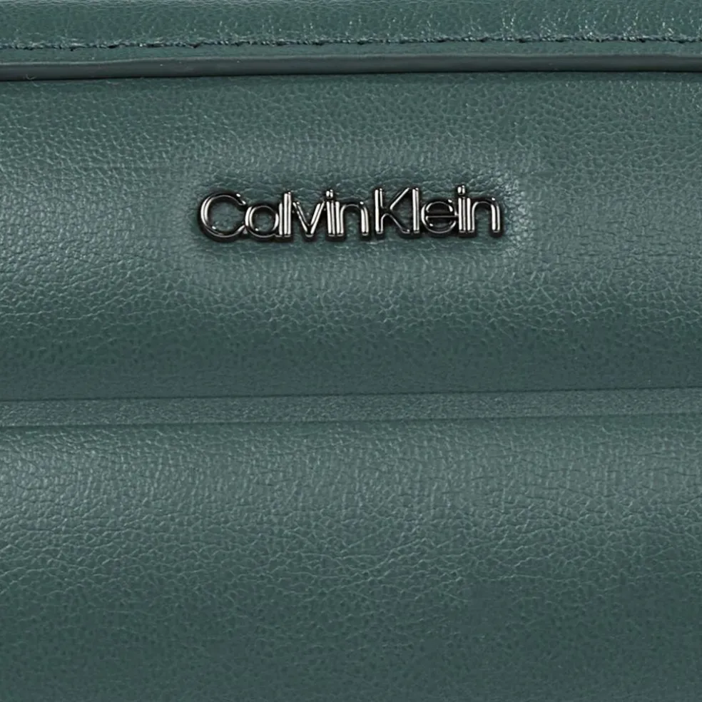 Calvin Klein Line Quilt Umhängetasche 22 cm