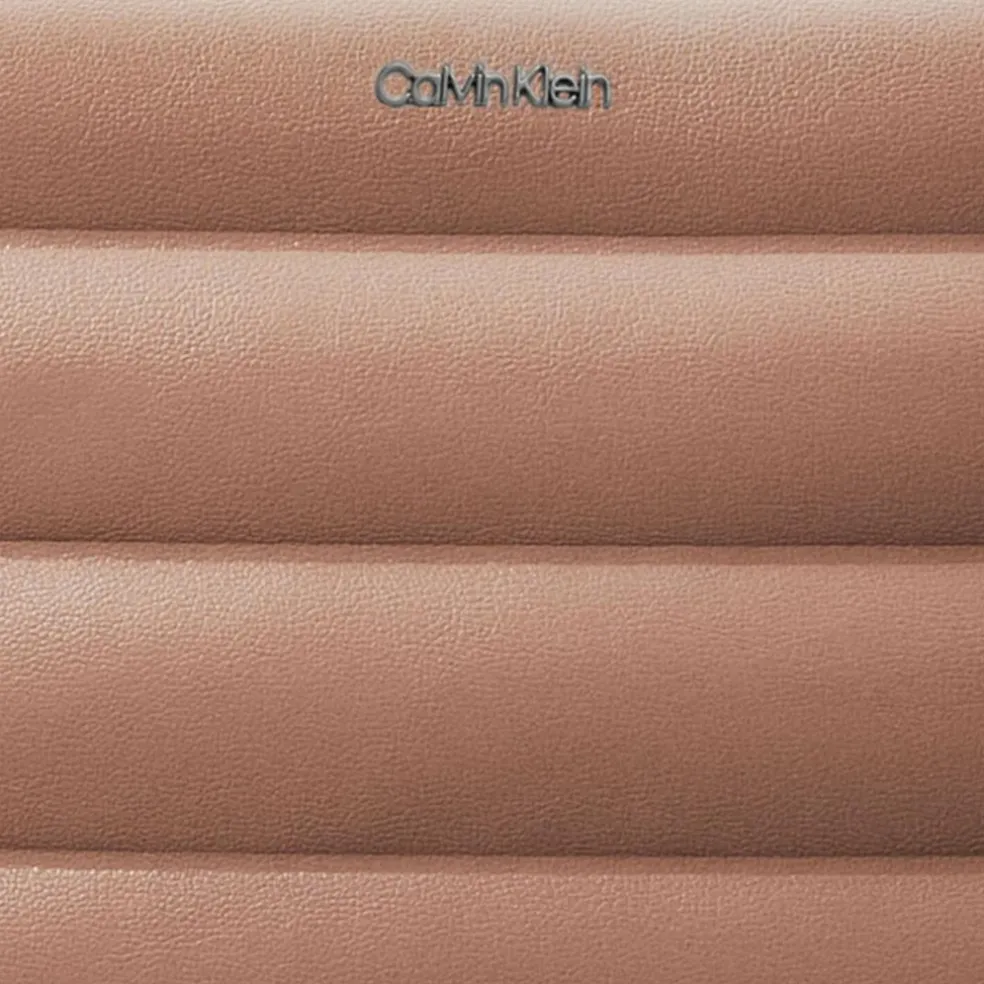Calvin Klein Line Quilt Umhängetasche 22 cm