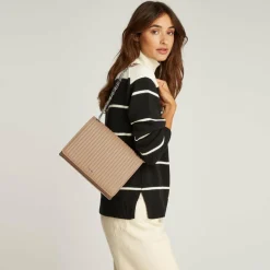 Calvin Klein Mini Line Quilt Schultertasche 26 cm