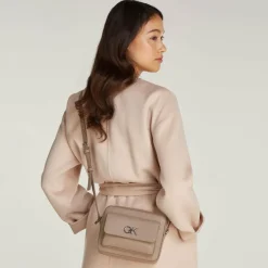 Calvin Klein Re-Lock Umhängetasche 20 cm