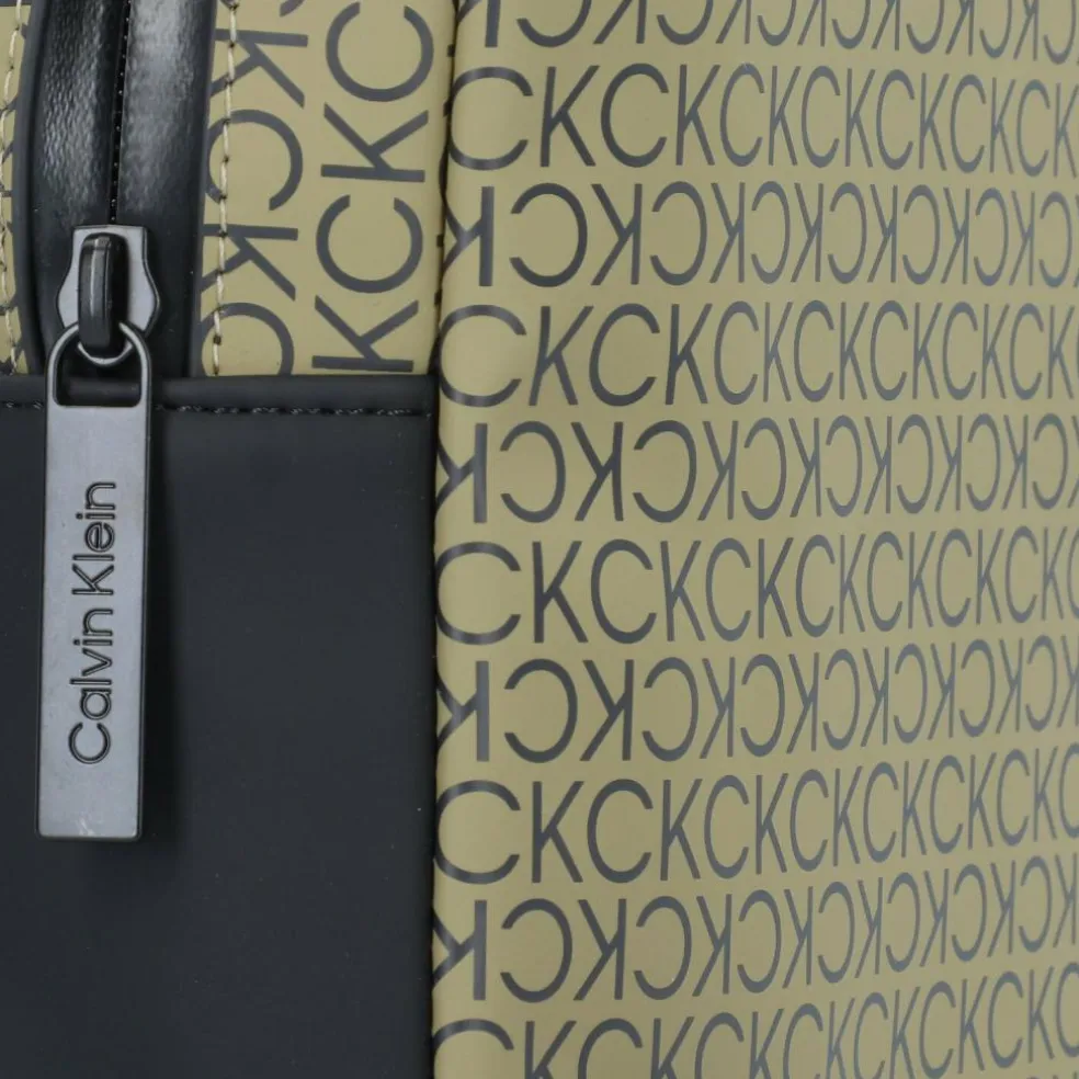 Calvin Klein Rubberized Conv Umhängetasche 18 cm